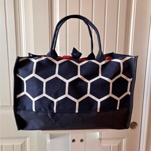 Buckhead Betties Bag NWT Stylish Navy and White Tote Bag